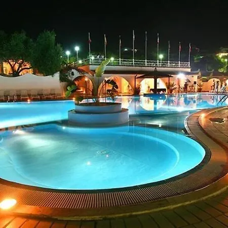 מלון דירות Villaggio Smedile קאפו ואטיצ'אנו