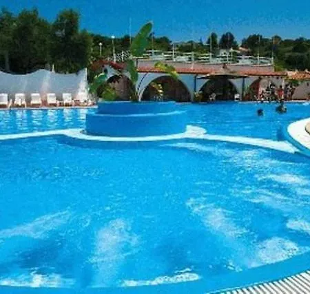 מלון דירות Villaggio Smedile 3*