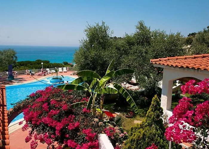 Apartmanhotel Villaggio Smedile 3*