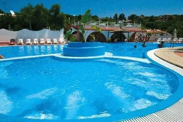 公寓式酒店 Villaggio Smedile 3*